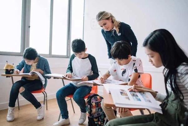八年级英语暑假怎么拔高(初中英语提分方法)
