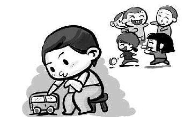 小班孩子不合群怎么办