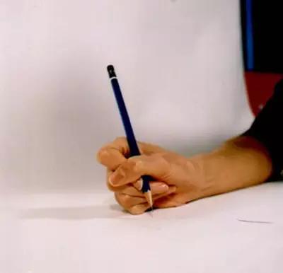 孩子为什么写字慢又不好看