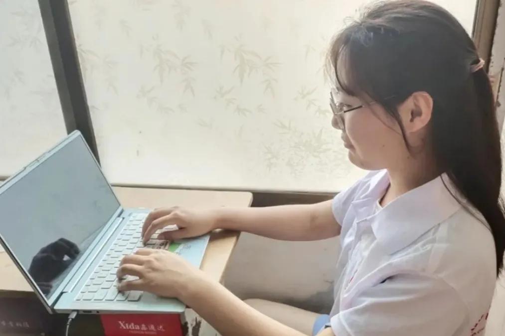 高考时家长为什么很紧张呢