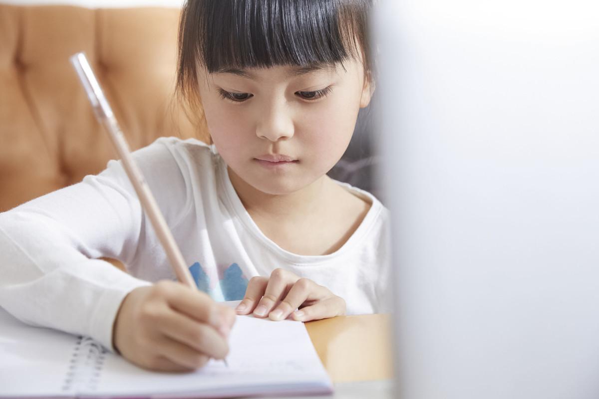 为什么格子里写字不好看(练字技巧硬笔)