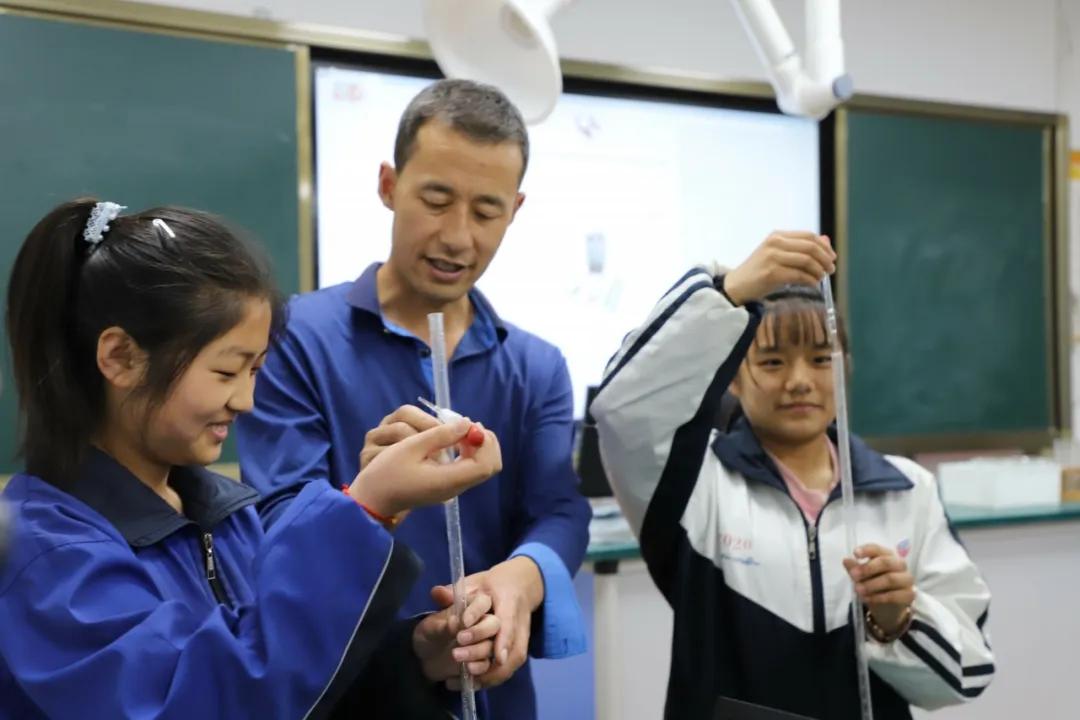 初中化学如何上好实验课(稀释浓硫酸)
