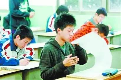 生物与政治高中选哪个(选对一门科目将足以改变人生)