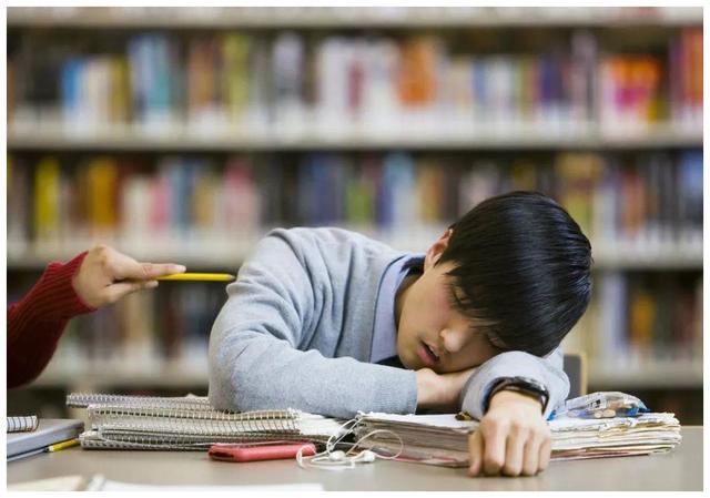 学习态度提现在哪个方面(决定高中生学习成绩的四种态度)