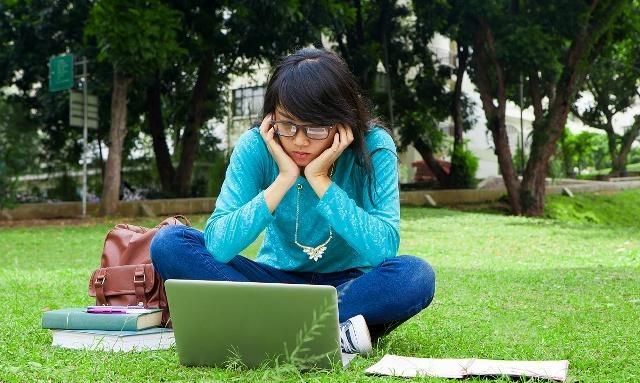 假期孩子补英语怎么补好(暑假学英语必备技巧，不学白不学！)