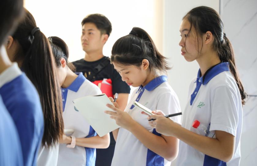 高中生如何端正学习态度(高中生学习成绩的关键点是什么？)