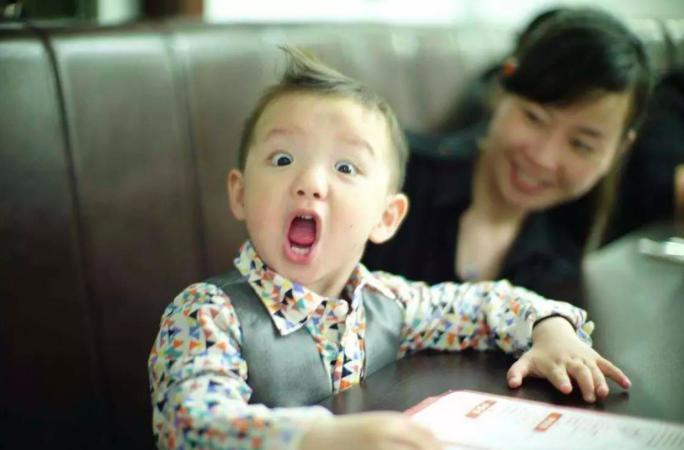 如何与孩子度过暑假英语(小学生英语学习技巧，快速提升读写能力)