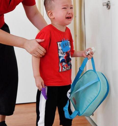 小班早上开园哭闹怎么办(五招让孩子快速适应幼儿园)