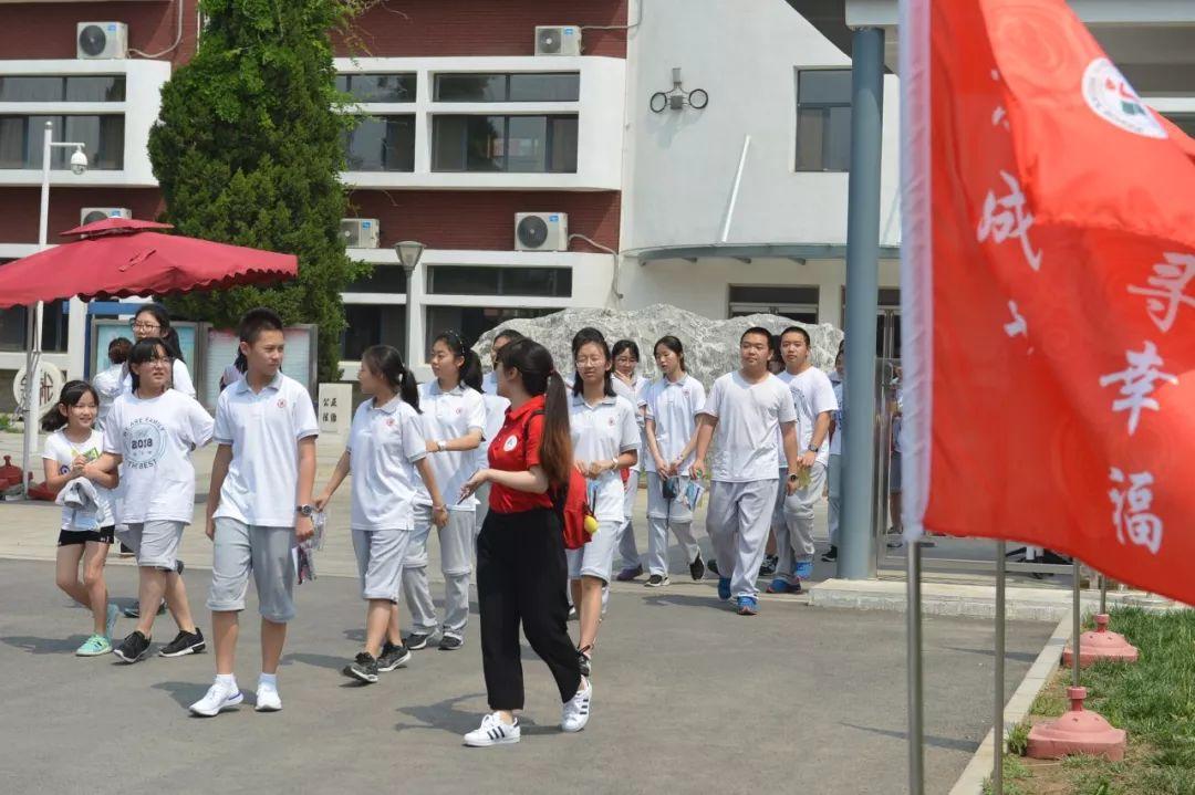 今年中考作文怎么样写好(中考作文必备技巧，轻松拿高分！)