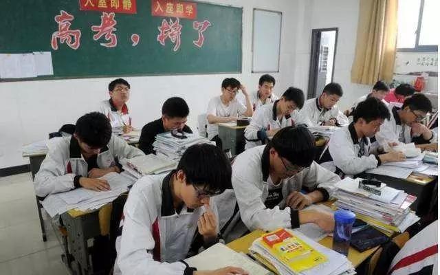 为什么越到高考越不紧张(高考考场秘密曝光！家长们千万别错过！)
