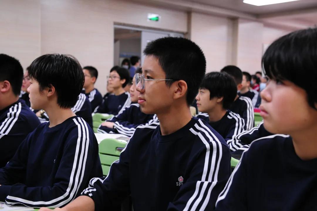高中政治听不进去怎么办(政治学习：为什么只听课不背书成绩不提高？)