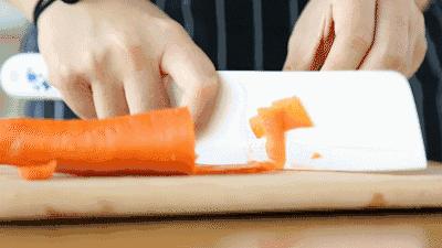 初中物理小孔成像怎么找(小孔成像玩出不同大小的火焰真相)