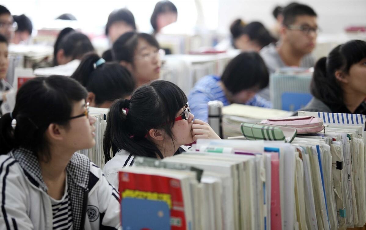 数学初二不及格如何学(高效提升：中考数学突破，激发孩子学习信心的绝妙方法！)