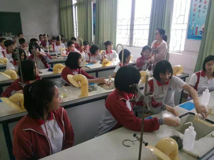 为什么高中化学比初中难(初中到高中化学，三招助你轻松适应跨度大！)