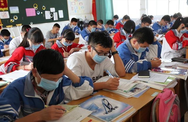 中考完后该怎么办呢(中考状元也会掉队？暑假三大高中数学章节，别再忽视！)