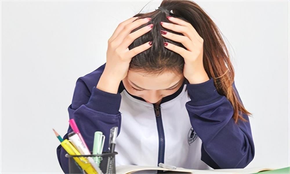 不爱学语文怎么背(揭秘超强记忆法！两周背完一学期课文，效果惊人！)