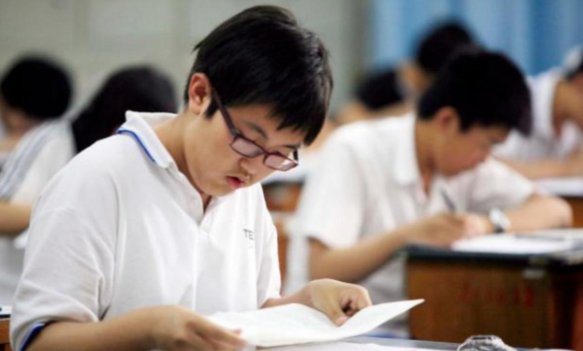 明年中考怎么样调整心态(中考冲刺：一个月翻盘，胜过对手！)