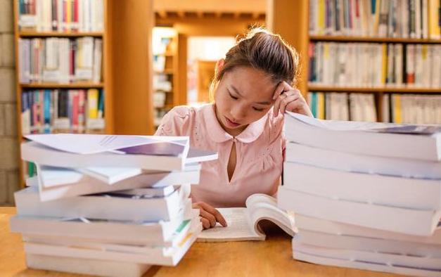 放假如何学数学(暑假三步走，学霸攻略揭秘！数学成绩稳上一百三！”)