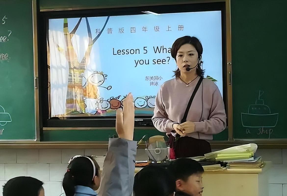 英语中考为什么降分(初三学子突破瓶颈！坚定信心决心学习，让人感动不已！)
