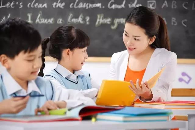 如何培养出真正的孩子英语(绝密英语学习法：不背单词不学语法，200小时成英语达人！)