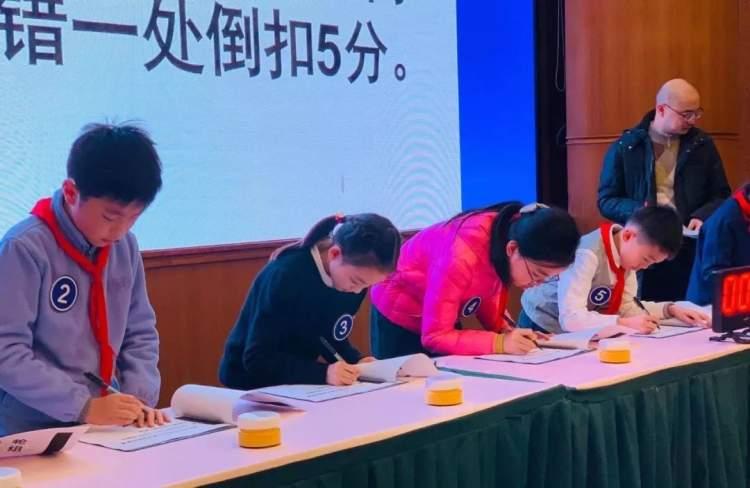 中考语文四轮如何规划(揭秘语文阅读高分秘籍，助你轻松拿高分！)
