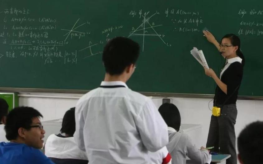 如何交四岁宝宝学数学(惊人方法！提升儿童点数能力，轻松数玩具！)