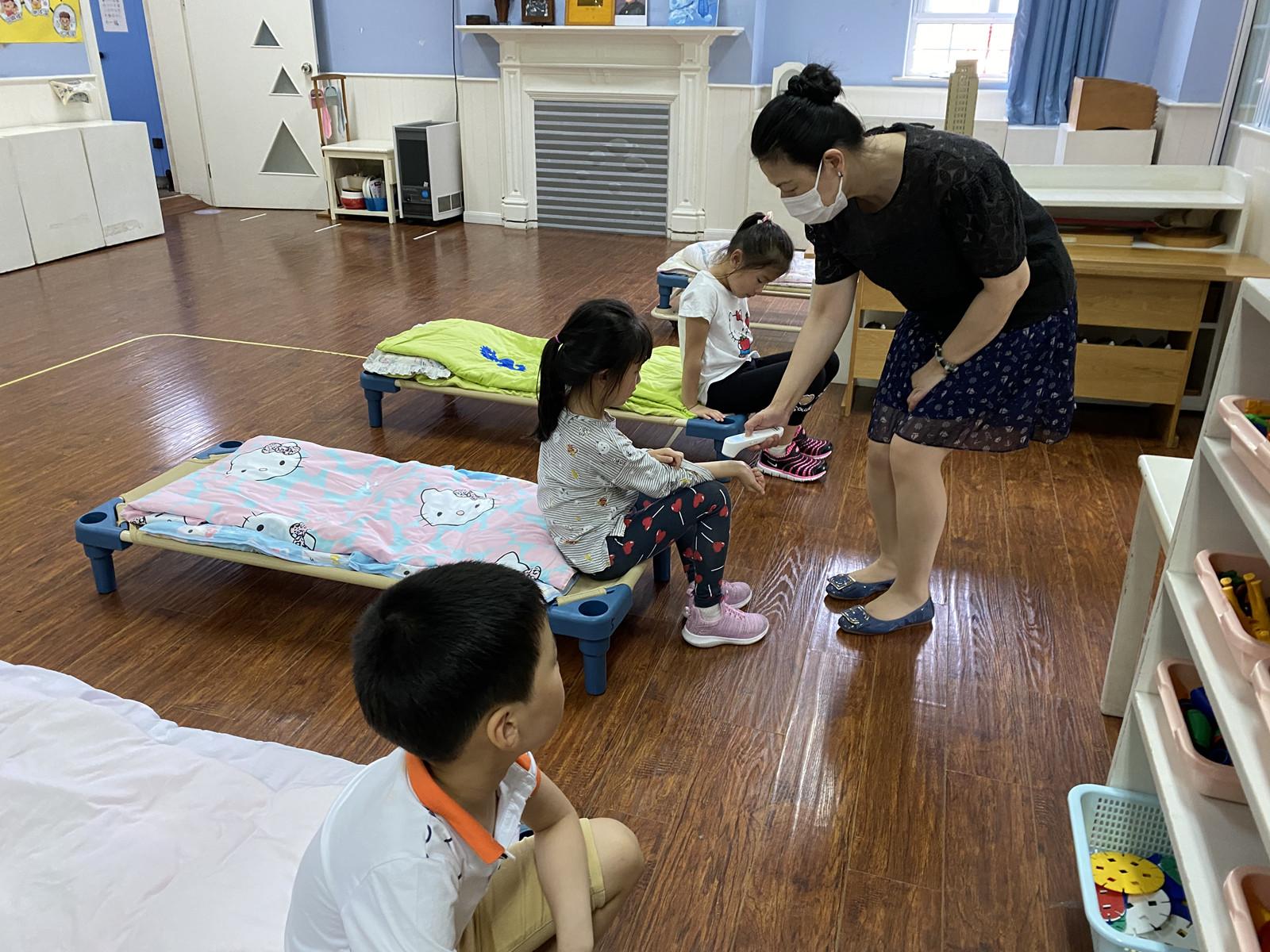 中班如何正确培养午睡习惯(惊人发现：孩子午睡不重要，爸妈不必头疼！)