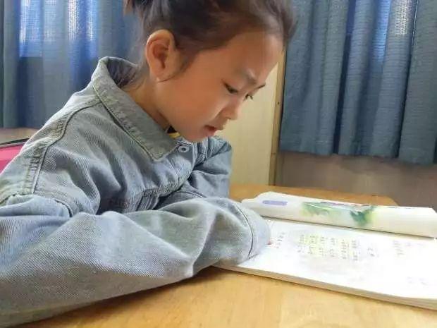 一年级学习习惯如何培养(神奇时间表！一周学霸转生成绩提升小能手，零花钱赚到手软)