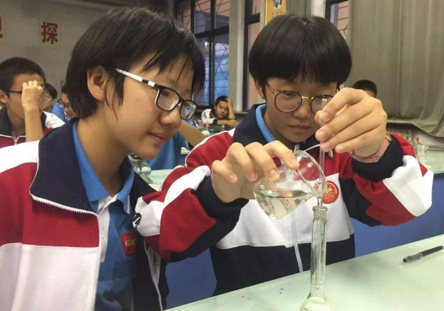 初中物理哪些最难学(揭秘：为什么物理是初高中最难的科目？)