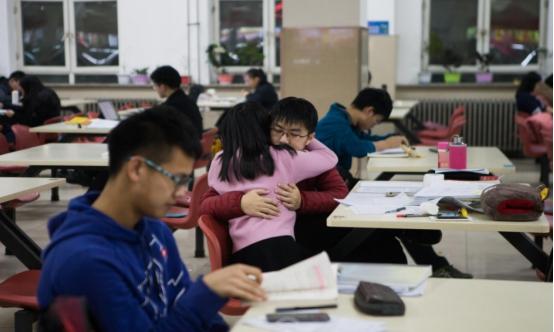为什么学数学容易头痛(孩子一学习就头疼？你是不是觉得孩子在偷懒？万万没想到医生居然说是心脏有个洞健康科普头痛父母必看系列小李心声心脏病)