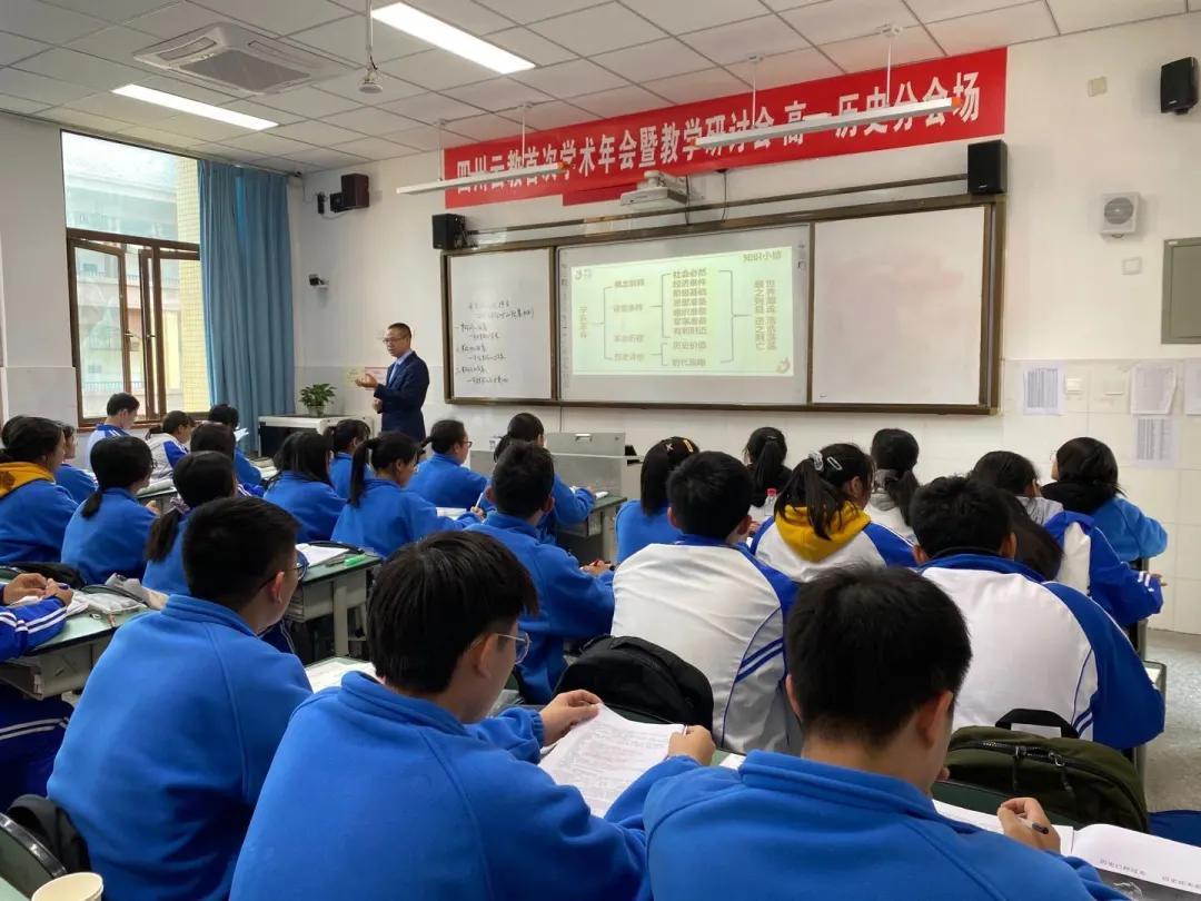 高三科目哪个最简单(高中生必备！化学考满分秘籍，轻松提分神器大揭秘！)