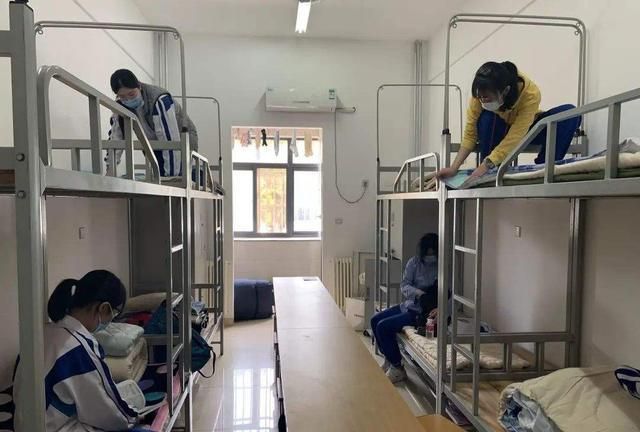 高中学生记大过有什么危害(大学的考试千万别作弊因为作弊被抓的后果远比考试不及格更严重作弊大学考研)