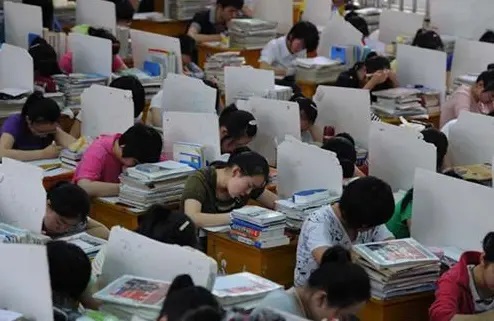 初中生复读有什么危害(初中生复读惨痛教训)