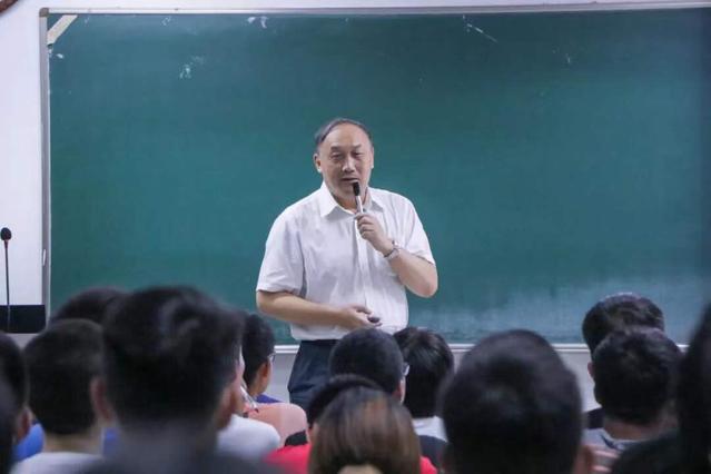 初中积累知识有什么作用(初中为什么要学那么多知识？)