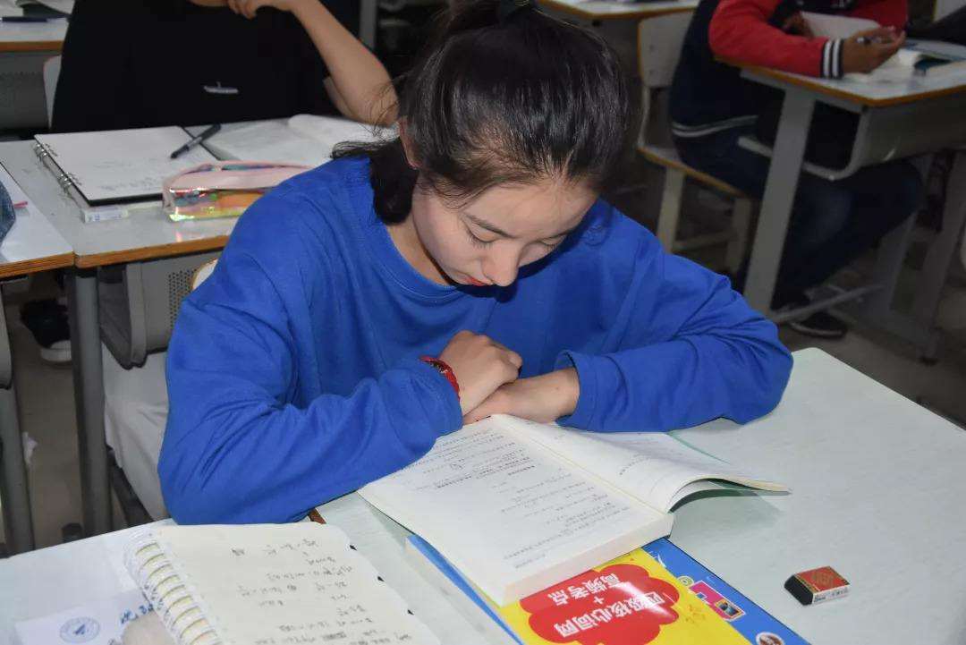 高中学霸有哪些学习方法(高中逆袭方法籍)