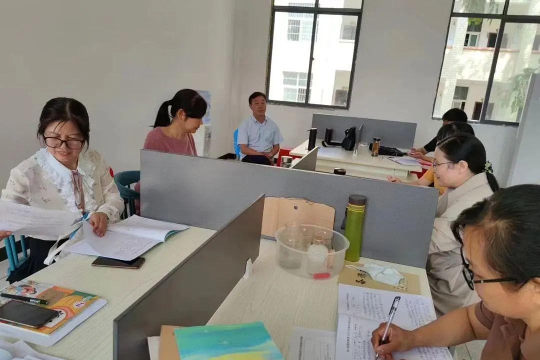 如何打牢文言文基础(文言文学习中打下坚实基础的方法)