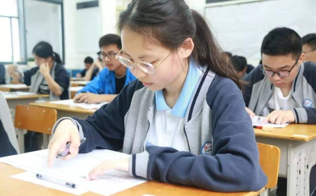 怎么选材才能惊艳考场(选材的技巧)