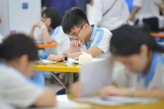 如何正确的审视自我(审视自我的步骤)